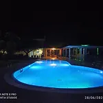 Stamatia Apartmanhotel Razáta